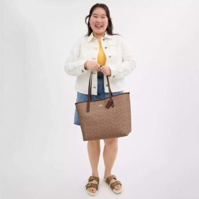 City Tote Bag In Signature Canvas