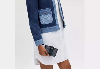 Medium Corner Zip Wallet In Signature Jacquard