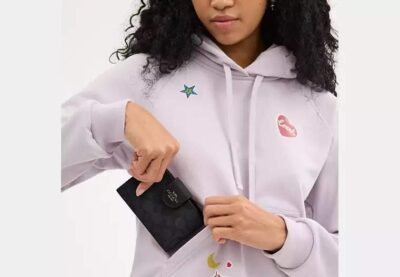 Medium Corner Zip Wallet In Signature Canvas