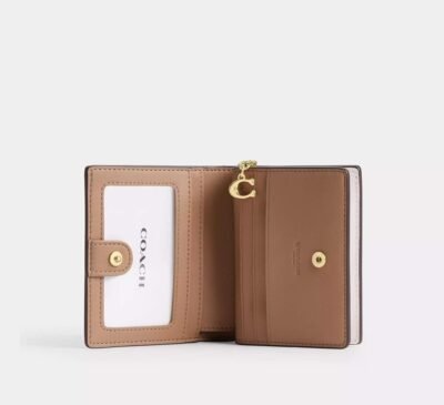 Snap Wallet In Signature Canvas