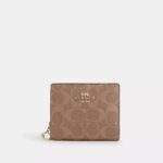 Snap Wallet In Signature Canvas
