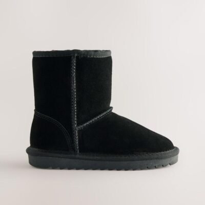 Black Water Repellent Suede Pull On Boots