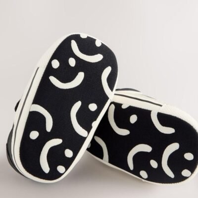 Black/White Baby Touch Fastening Elastic Lace Chevron Trainers