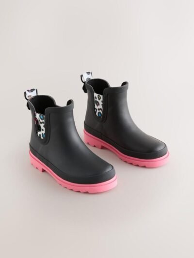 Black Chelsea Wellies
