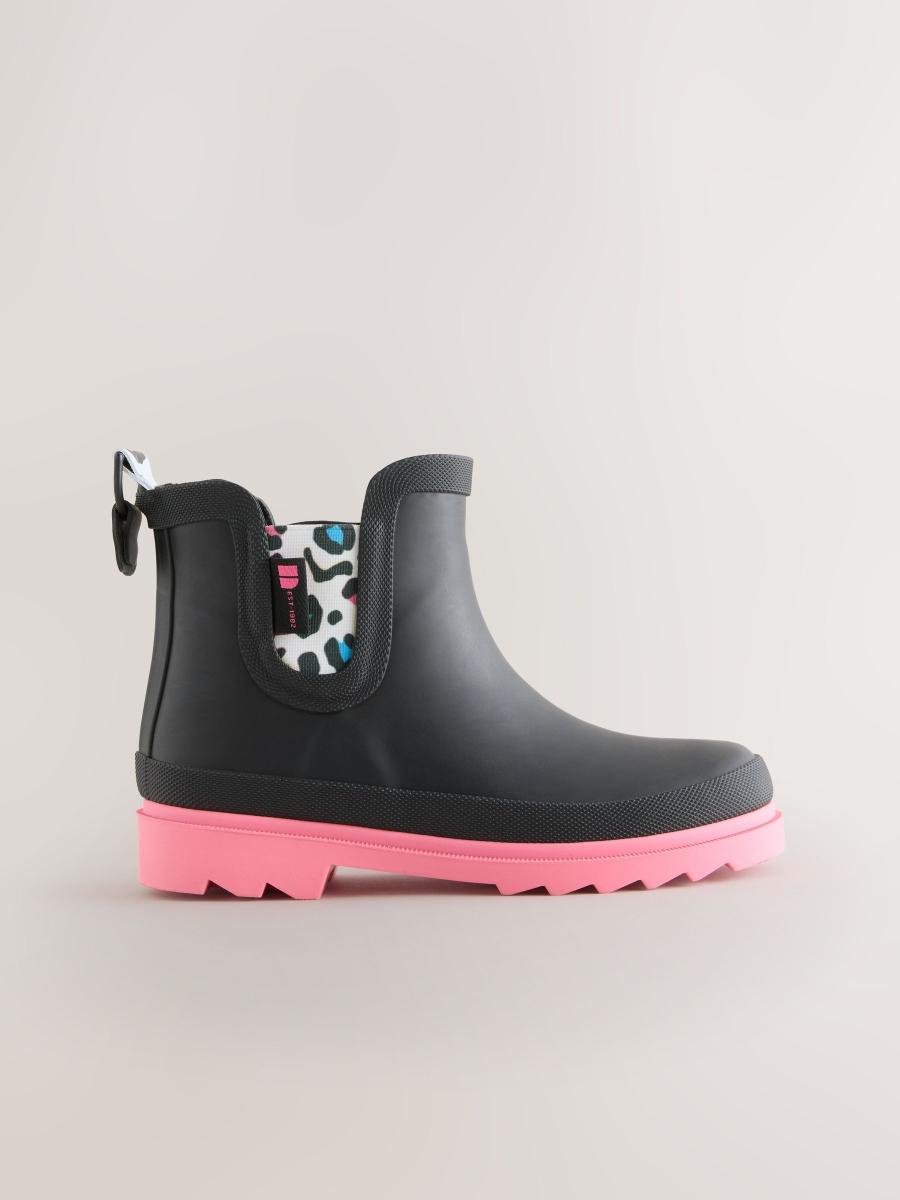 Black Chelsea Wellies