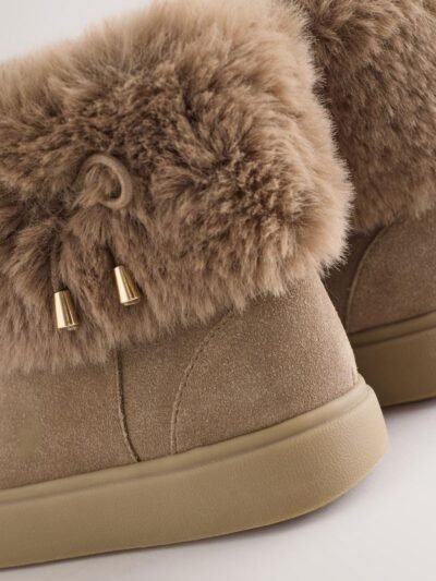 Tan Brown Water Repellent Suede Boots