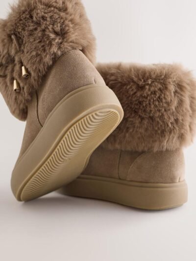Tan Brown Water Repellent Suede Boots