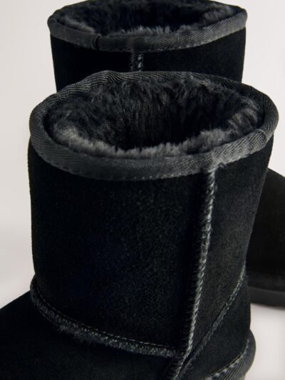 Black Water Repellent Suede Pull On Boots