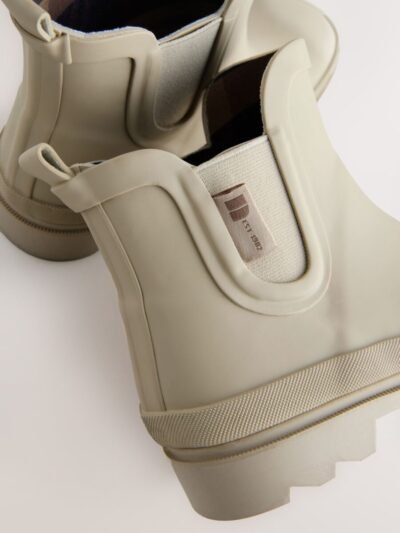 Neutral Chelsea Wellies