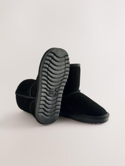 Black Water Repellent Suede Pull On Boots