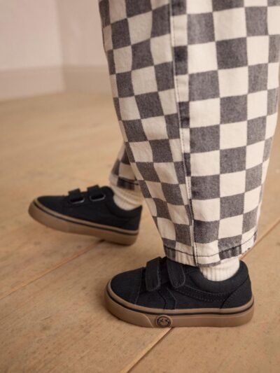 Black Standard Fit (F) Touch Fastening Skate Trainers