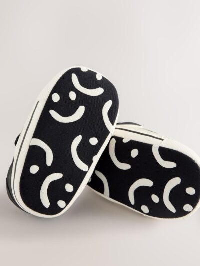 Black/White Baby Touch Fastening Elastic Lace Chevron Trainers