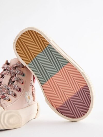 Neutral Character Applique Standard Fit (F) High Top