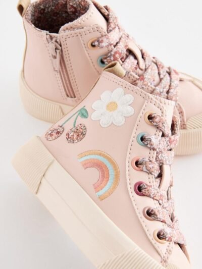 Neutral Character Applique Standard Fit (F) High Top