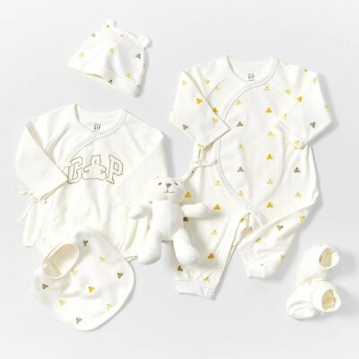 Exclusive Baby Gap Newborn Bear Gift Box Set
