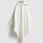 Disney’s Winnie the Pooh Hooded Towel