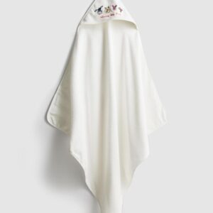 Disney’s Winnie the Pooh Hooded Towel