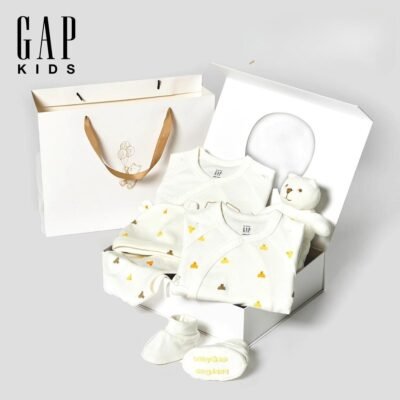 Exclusive Baby Gap Newborn Bear Gift Box Set