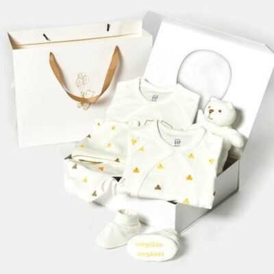 Exclusive Baby Gap Newborn Bear Gift Box Set