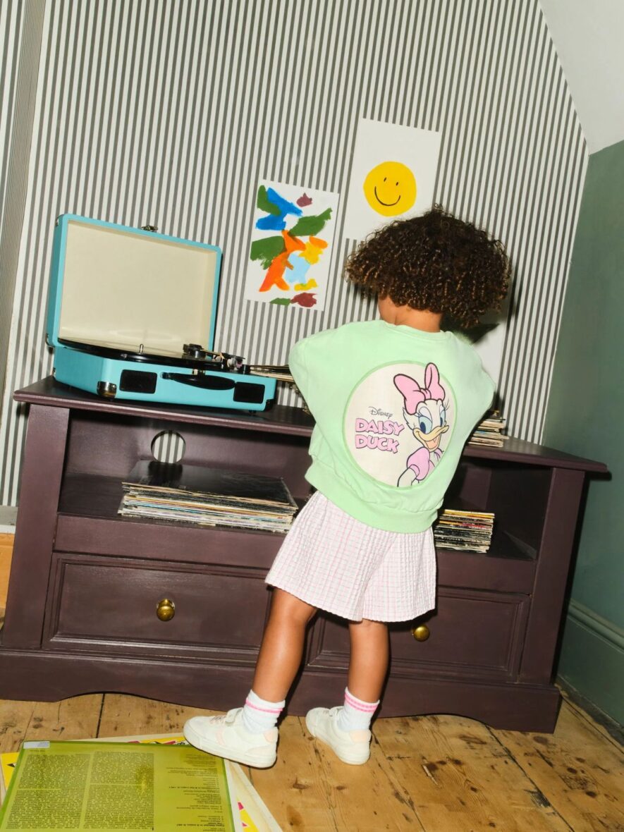 Green Daisy Duck Shorts Set 3