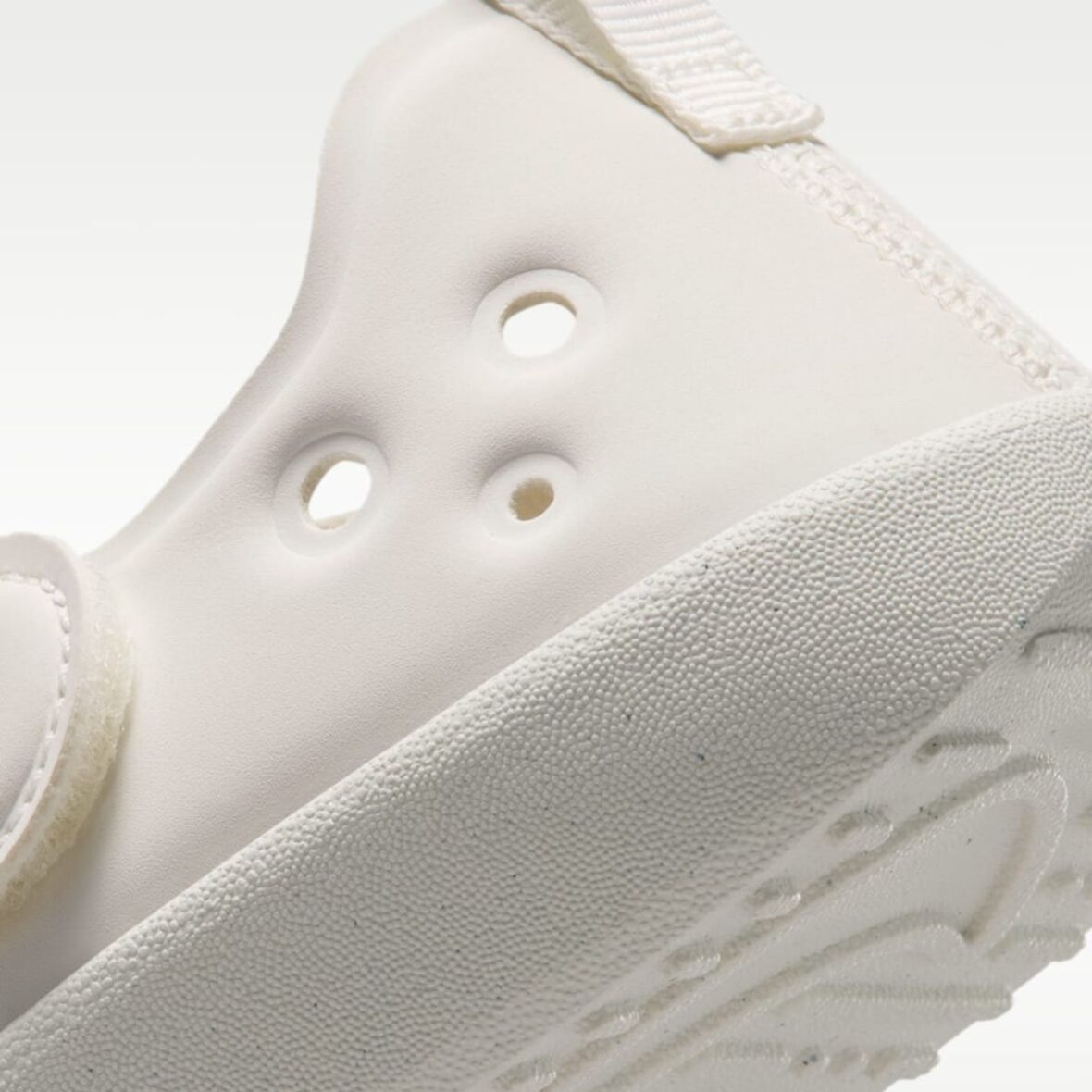 Nike Sunray Protect 4 Kids Sandals Gold Off White 8